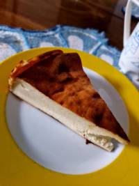 Stück glutenfreier Käsekuchen Stück glutenfreier Käsekuchen